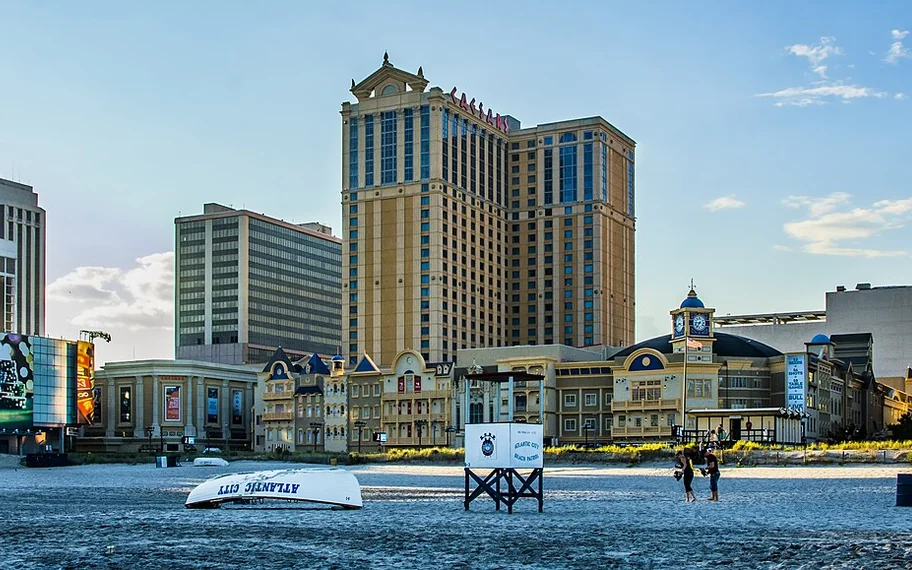 Atlantic City хотын элсэрхэг эрэг, Boardwalk орчмын барилгууд